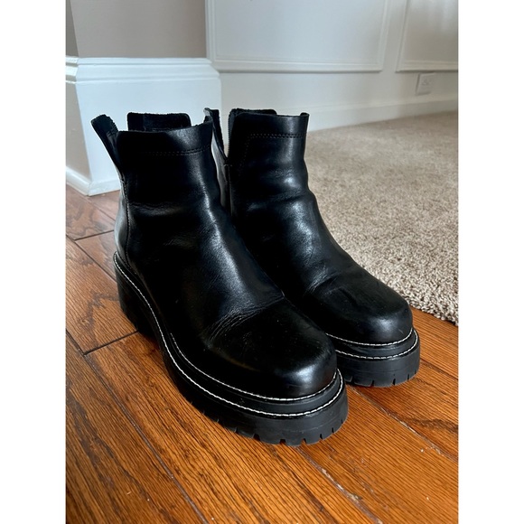 Gianni Bini Boots - Picture 1 of 3